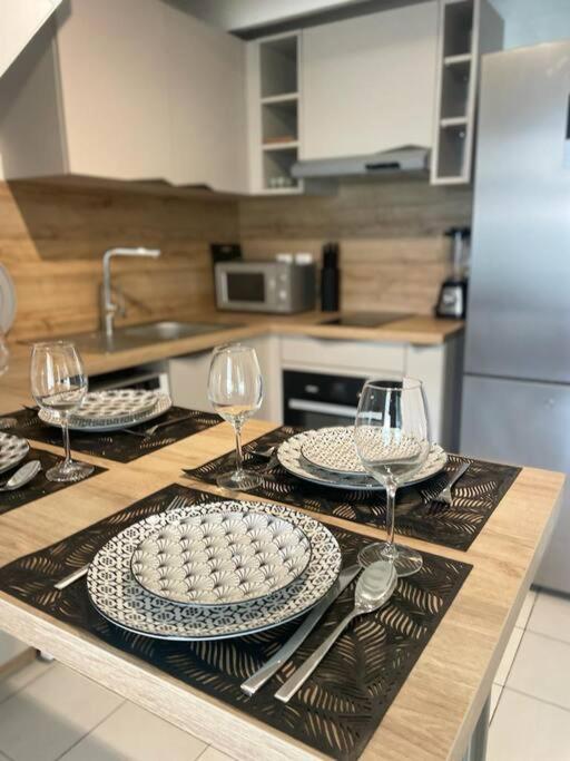 Ti Macloa - Appartement Les Pieds Dans L'Eau Sainte-Anne  Eksteriør bilde
